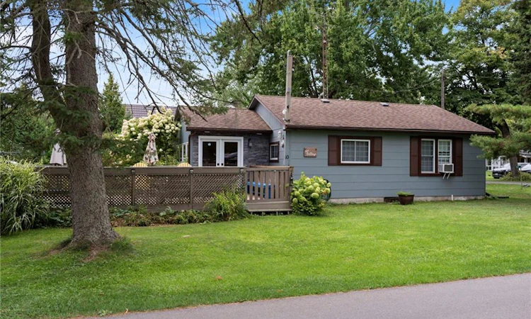 10 Ridgewood Drive