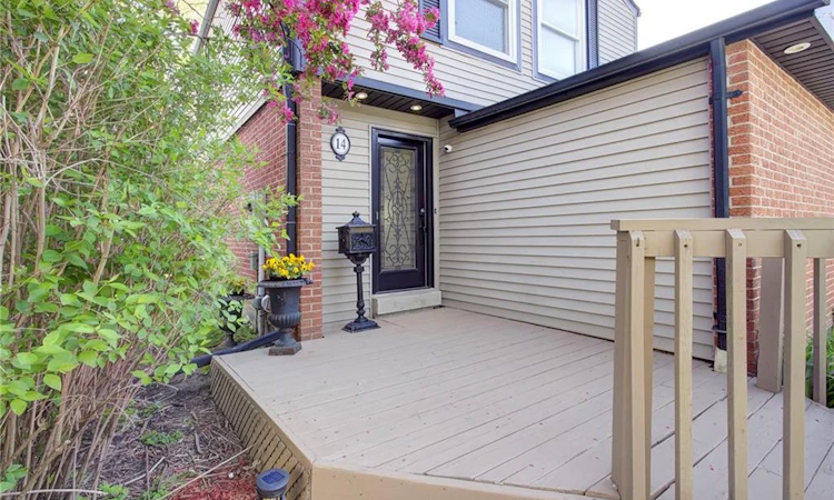 14-336 Queen Street S