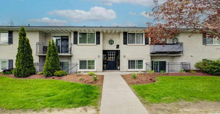 6-8 Amos Avenue, Waterloo, ON, N2L 2W7