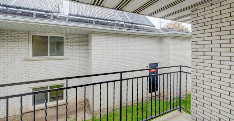 6-8 Amos Avenue, Waterloo, ON, N2L 2W7 - 11