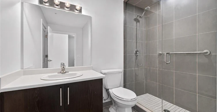 218-16 Concord Place, Grimsby, ON, L3M 0J1 - 14