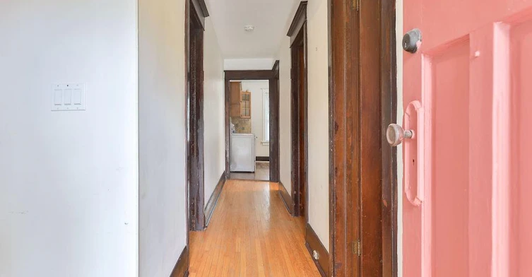 311 Queen Street S, Mississauga, ON, L5M 1L9 - 4