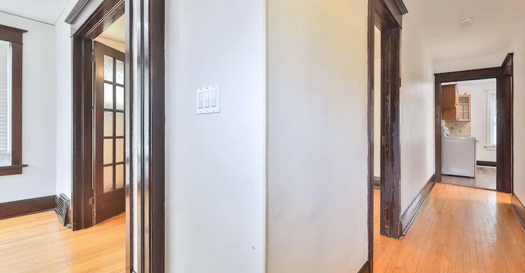 311 Queen Street S, Mississauga, ON, L5M 1L9 - 5