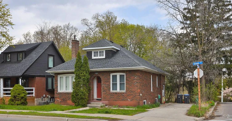 311 Queen Street S, Mississauga, ON, L5M 1L9 - 2