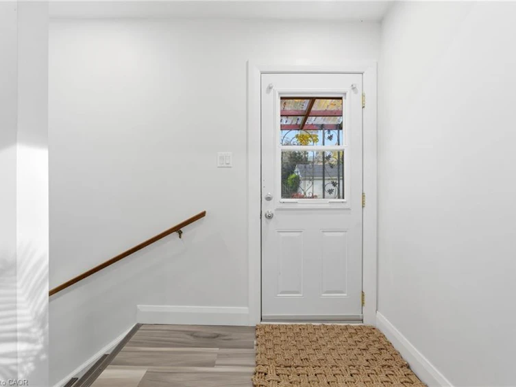 53 Livingston Avenue, Grimsby, ON, L3M 1L3 - 29