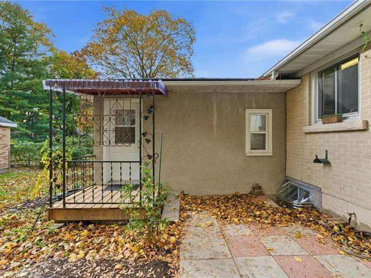 53 Livingston Avenue, Grimsby, ON, L3M 1L3 - 26