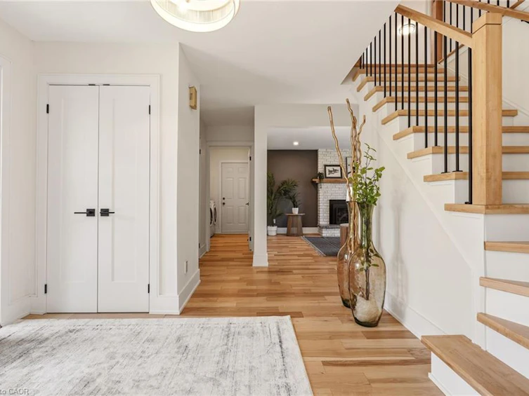 2347 Tweedsmuir Court, Burlington, ON, L7P 4K9 - 4