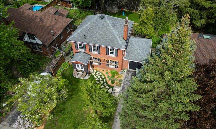 13 Tweedsmuir Avenue