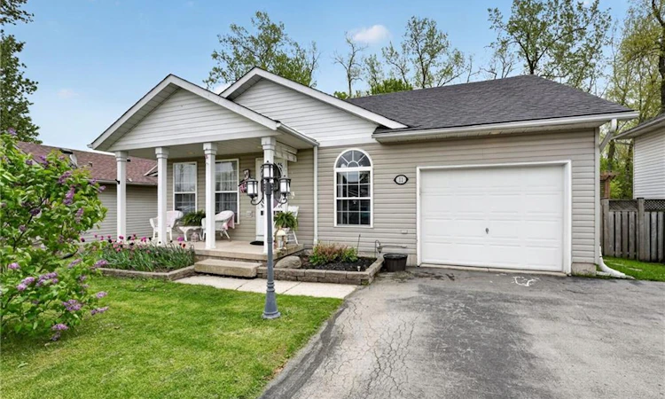 11 Rochelle Crescent