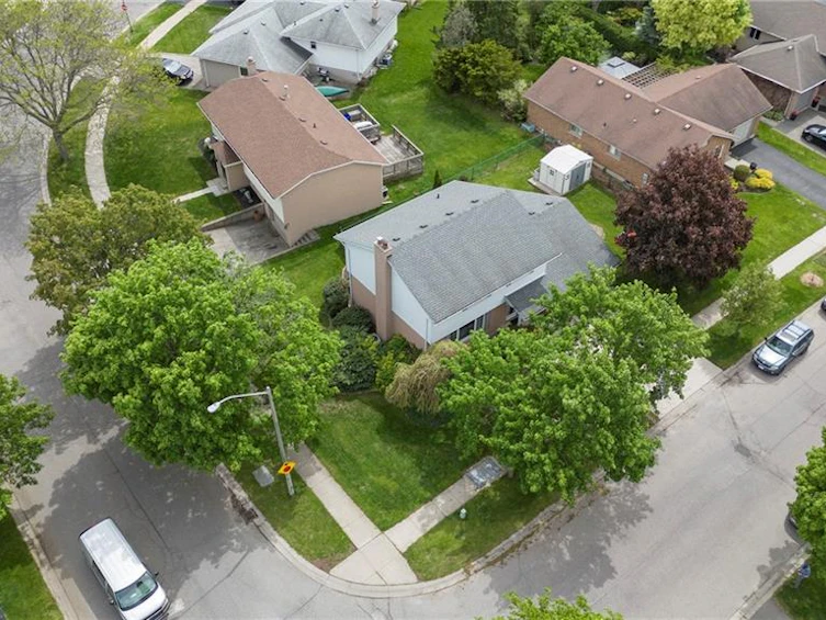 31 Blackfriar Lane, Brantford, ON, N3R 7M2 - 33