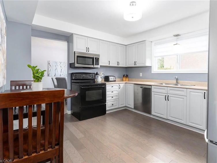 31 Blackfriar Lane, Brantford, ON, N3R 7M2 - 11