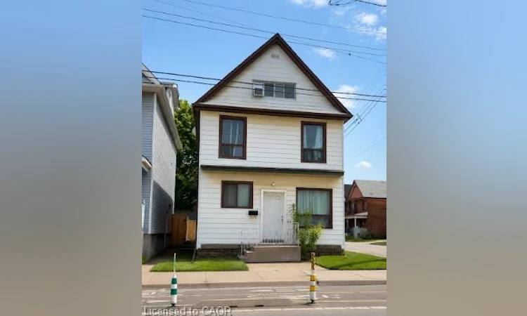 518 Cannon Street E