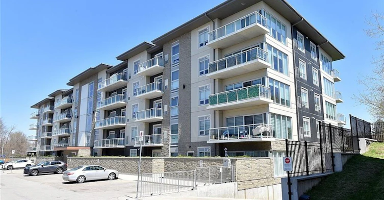 111-16 Markle Crescent, Hamilton, ON, L9G 0H4