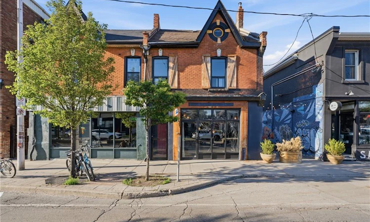 355 Barton Street E