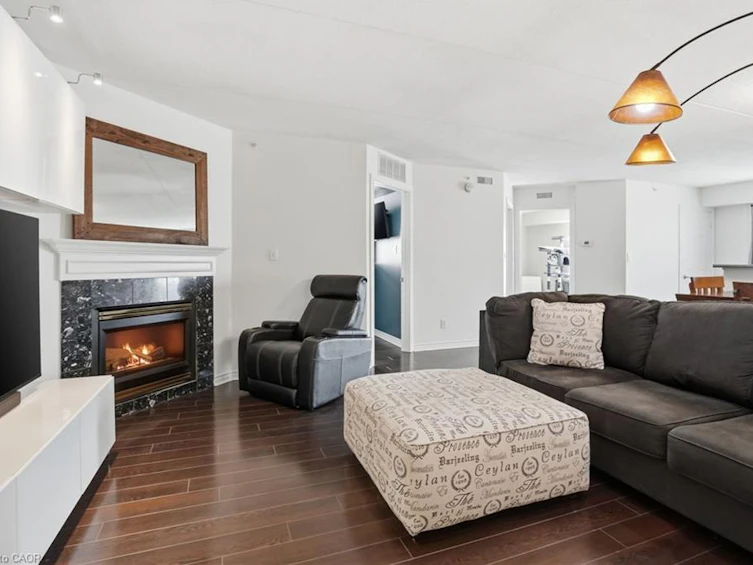 216-1451 Walkers Line, Burlington, ON, L7M 4P1 - 4