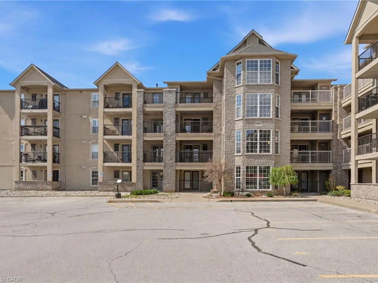 216-1451 Walkers Line, Burlington, ON, L7M 4P1