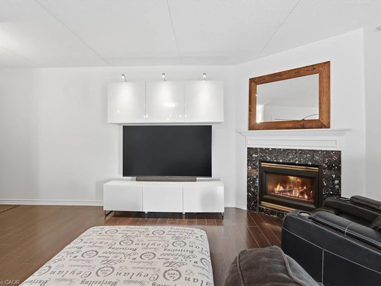 216-1451 Walkers Line, Burlington, ON, L7M 4P1 - 3