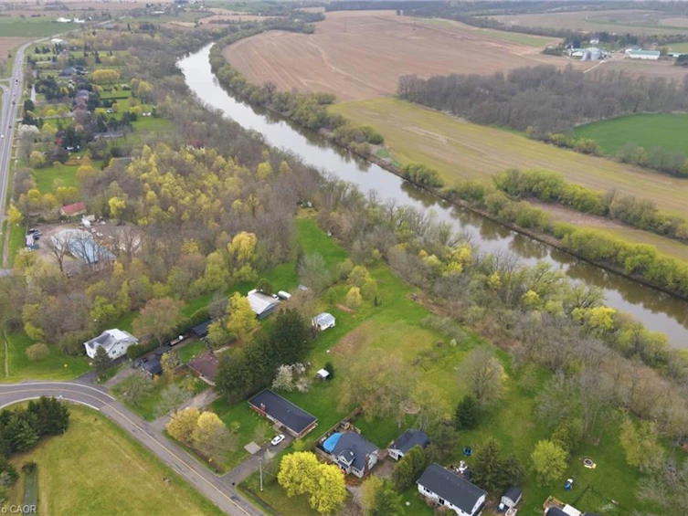 27 Blossom Avenue, Brant, ON, L3T 5L9 - 50