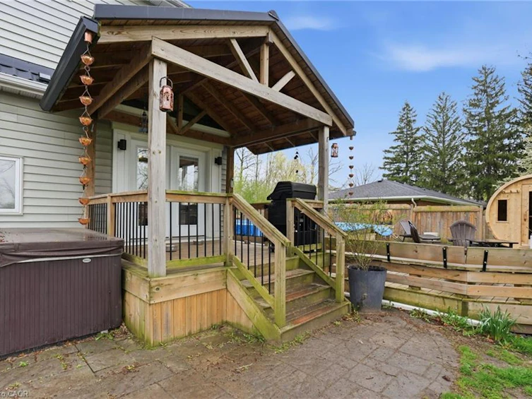 27 Blossom Avenue, Brant, ON, L3T 5L9 - 30