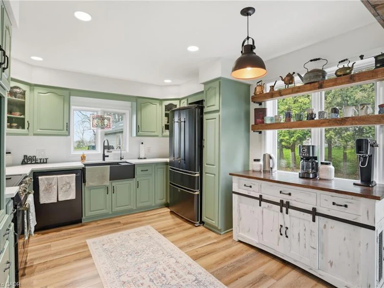 27 Blossom Avenue, Brant, ON, L3T 5L9 - 7