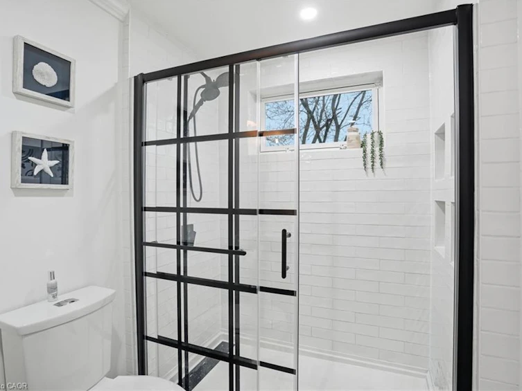 27 Blossom Avenue, Brant, ON, L3T 5L9 - 19