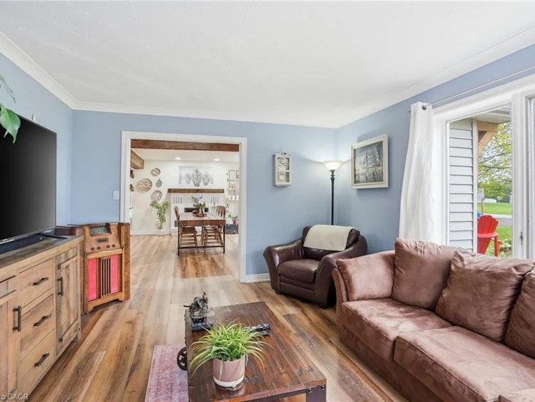 27 Blossom Avenue, Brant, ON, L3T 5L9 - 12