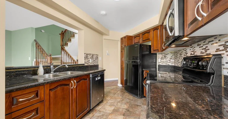 76 Cedarville Drive, Hamilton, ON, L8J 0A4