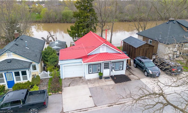 68 Riverside Drive