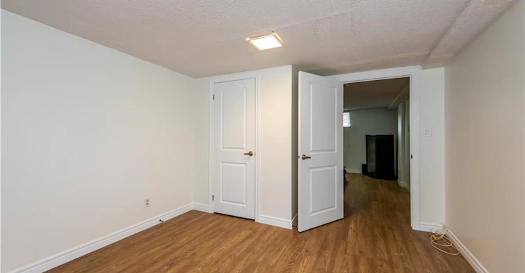 LowerSuite-5 Carene Avenue, Hamilton, ON, L8K 3W3 - 9