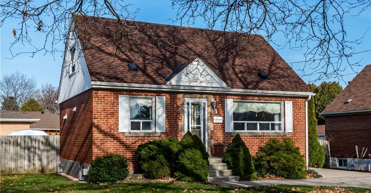 LowerSuite-5 Carene Avenue, Hamilton, ON, L8K 3W3