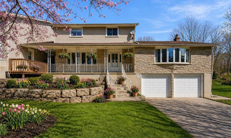 827511 Township 8 Road