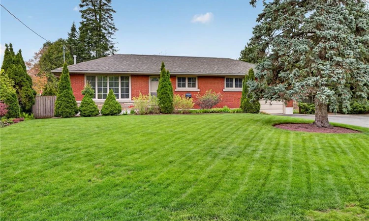 187 Council Crescent