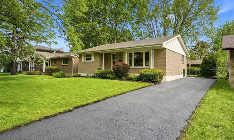 48 Winding Way