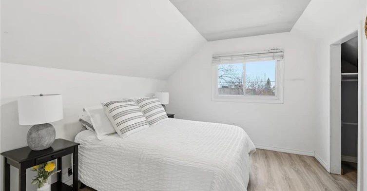 70 Whyte Avenue N, Thorold, ON, L2V 2T7 - 26