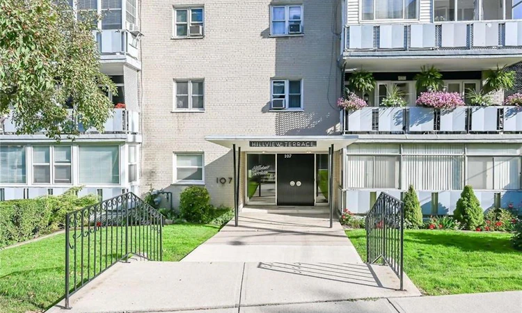 405-107 St Joseph's Drive