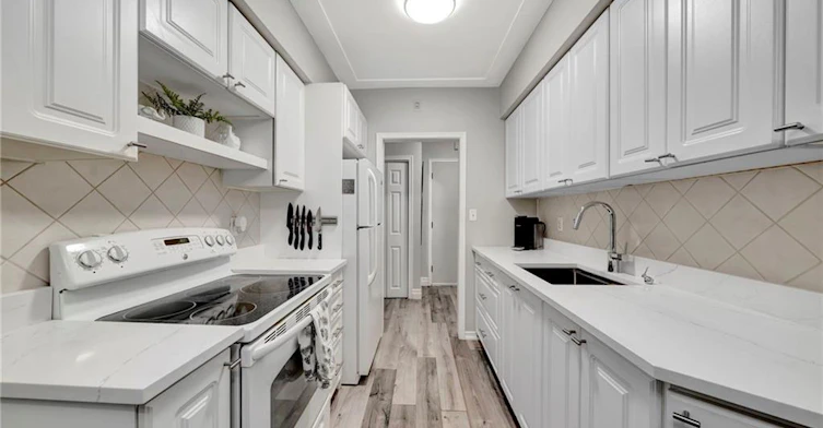 307-11 Woodman Drive S, Hamilton, ON, L8K 4E3 - 3
