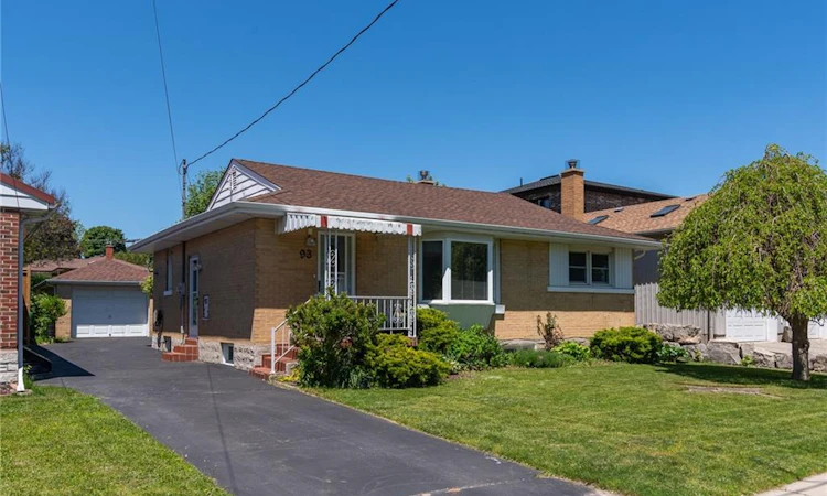 93 Plymouth Road