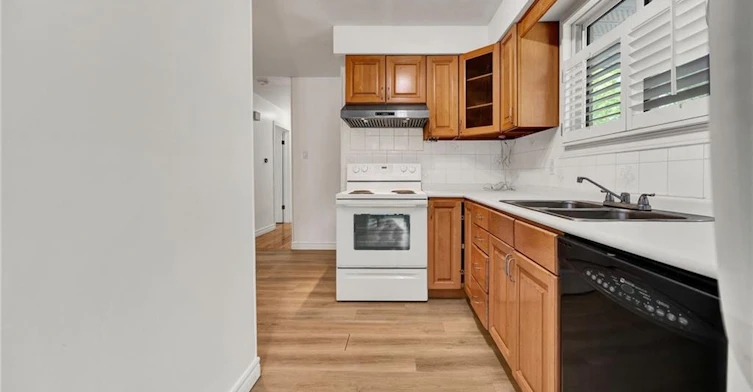 Upper-514 Fallingbrook Drive, Waterloo, ON, N2L 4N3 - 5