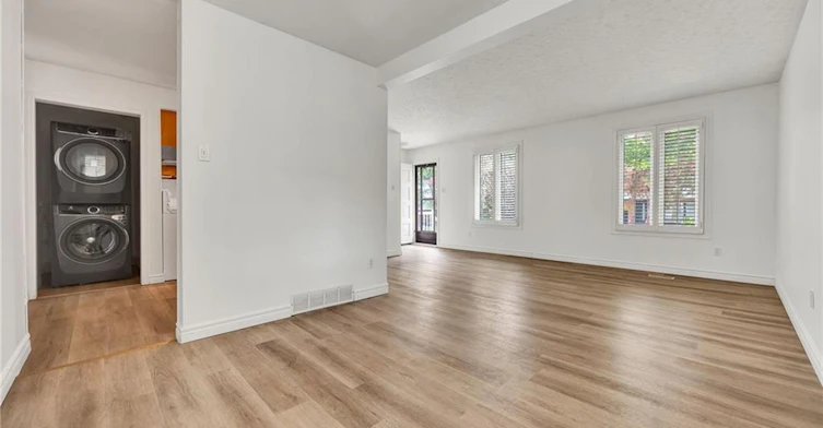 Upper-514 Fallingbrook Drive, Waterloo, ON, N2L 4N3 - 2