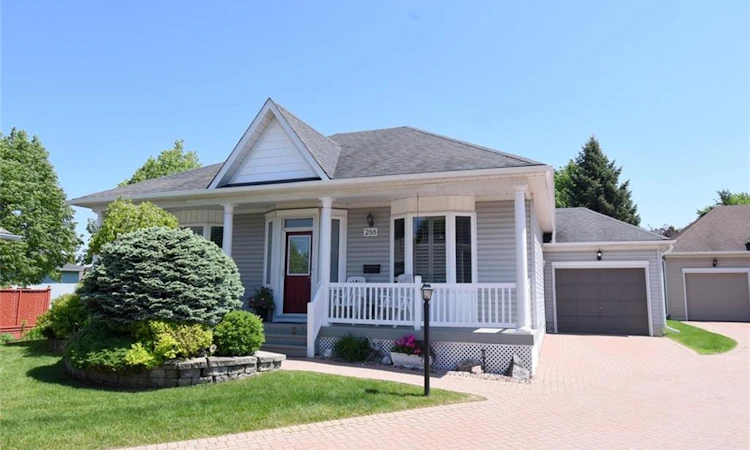 288 Silverbirch Boulevard