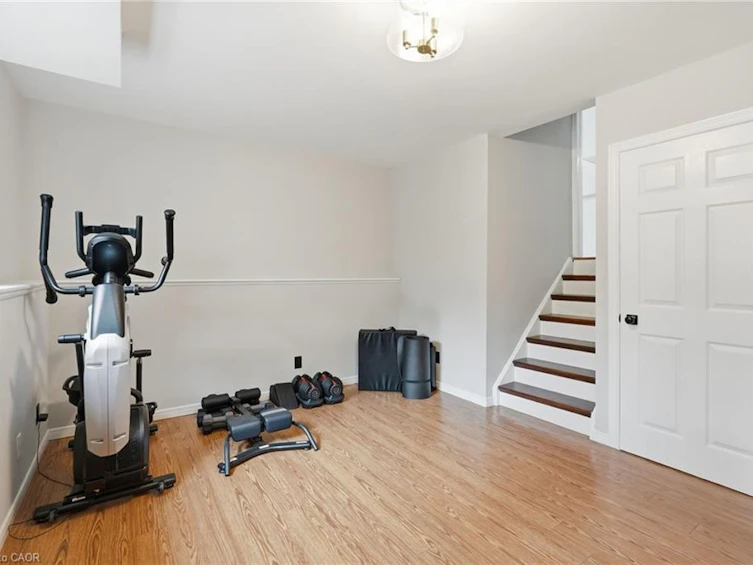 6 Woodcroft Crescent, Hamilton, ON, L8B 0H1 - 29