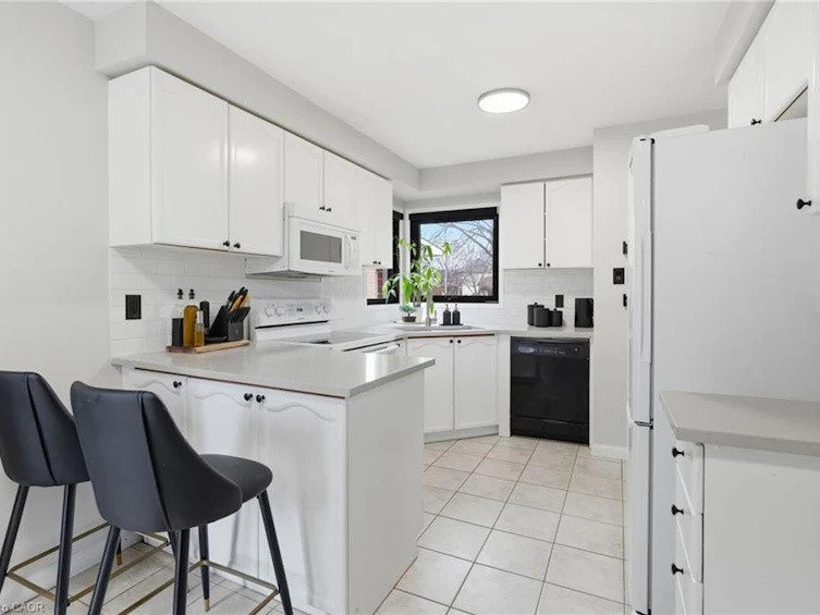 6 Woodcroft Crescent, Hamilton, ON, L8B 0H1 - 10