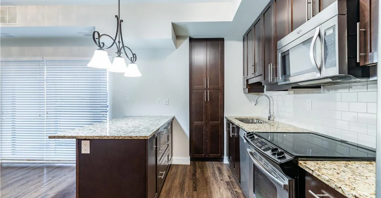 112-128 Garden Drive, Oakville, ON, L6K 0H7 - 8