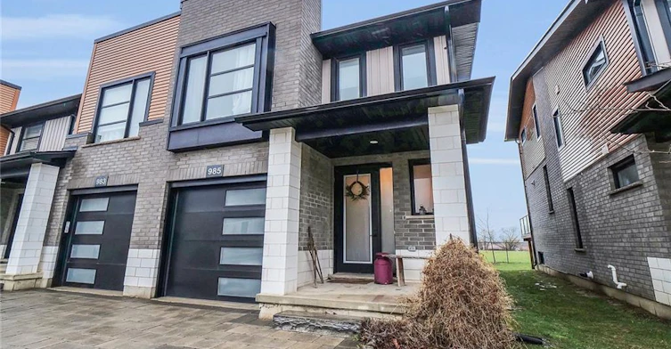 985 West Village Square, London, ON, N6H 5J9
