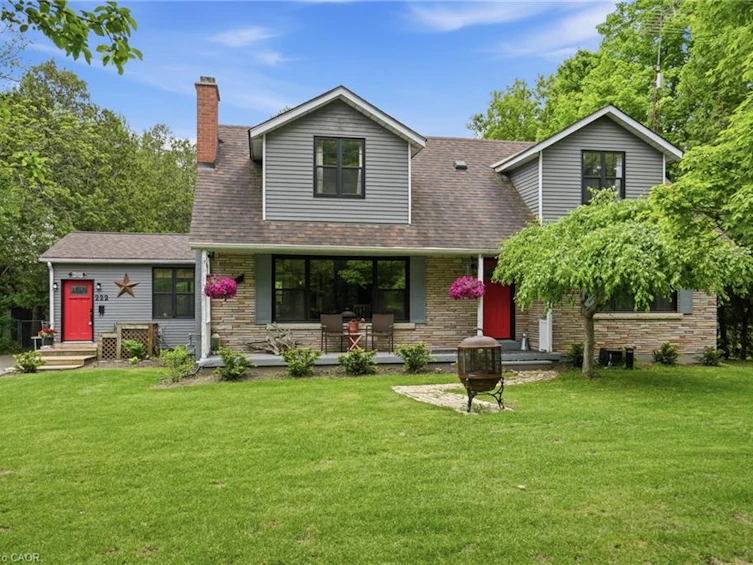 222 Concession 11 E, Hamilton, ON, L8B 1H8 - 2