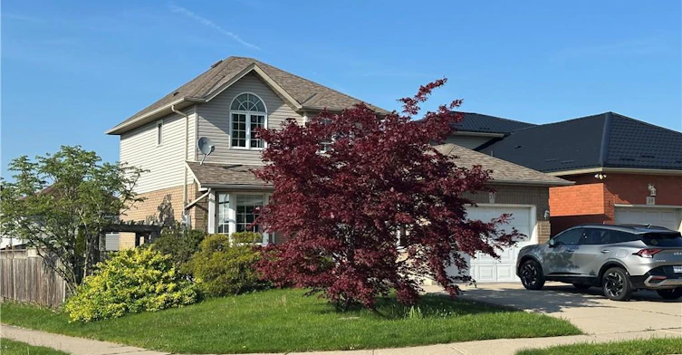 33 Vineberg Drive, Hamilton, ON, L9B 2P6 - 2