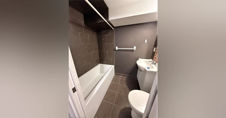 7-947 Main Street E, Hamilton, ON, L8M 1M9 - 6