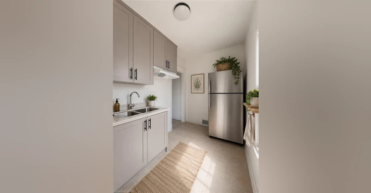 10 Fairleigh Avenue N, Hamilton, ON, L8L 6H2 - 3