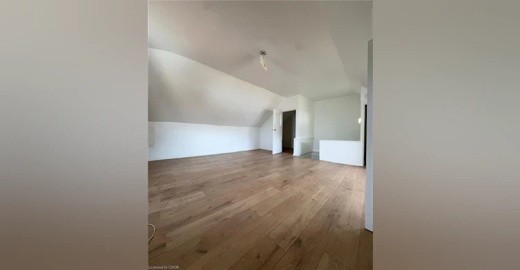 10 Fairleigh Avenue N, Hamilton, ON, L8L 6H2 - 2