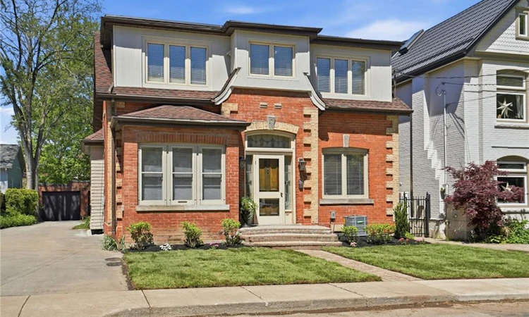 314 Hess Street S